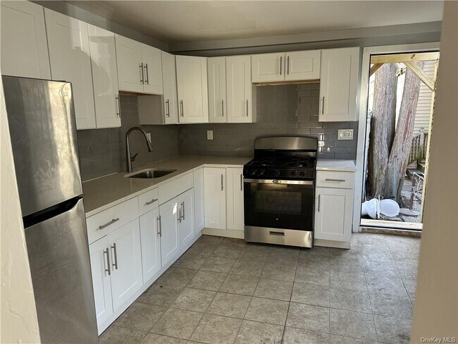 Building Photo - 47 John St