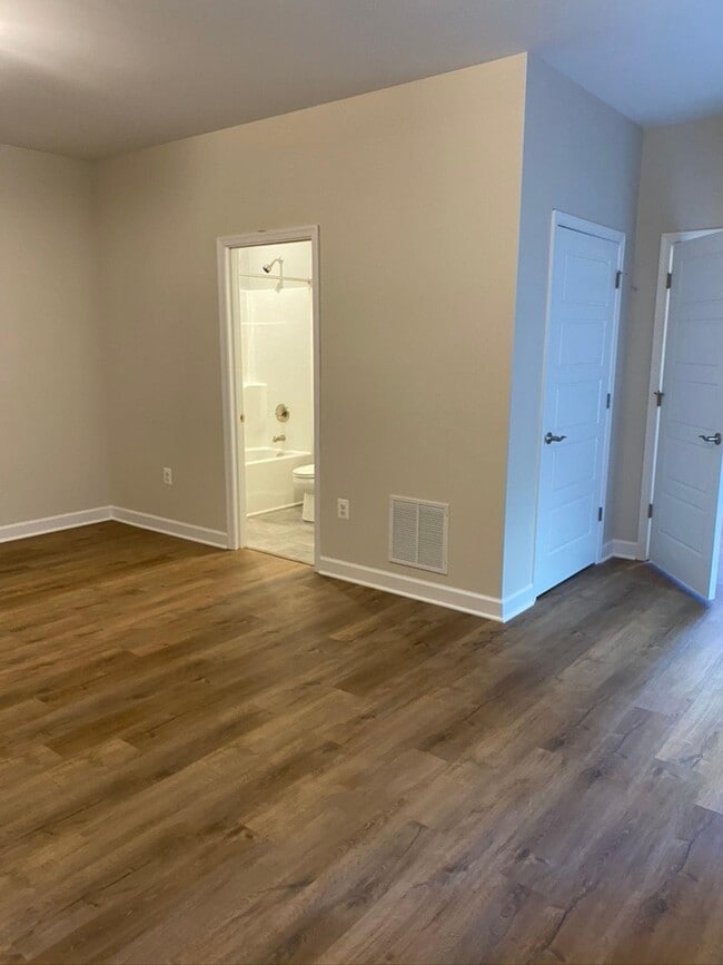 Building Photo - 1441 DERBY Dr