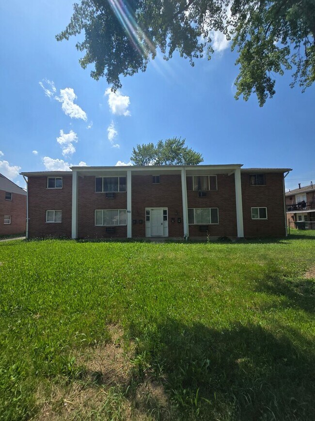 Primary Photo - 871 Kingsford Rd