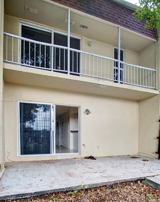 Building Photo - 6252 Highland Ct