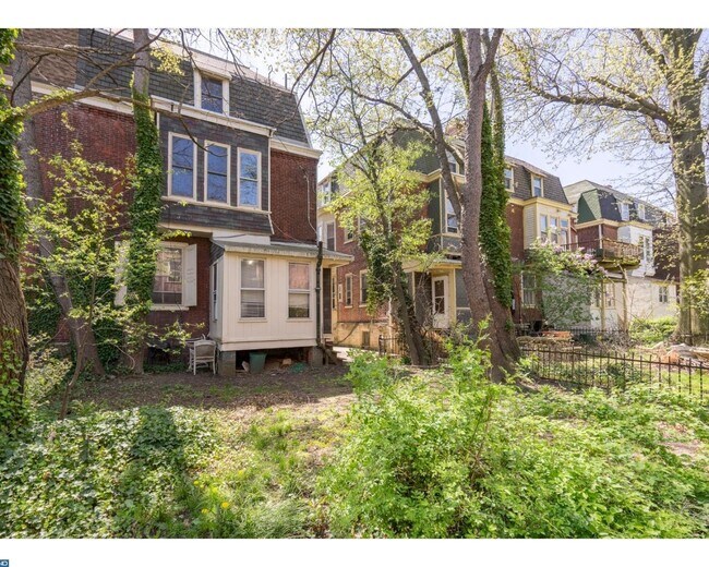 Shared Backyard - 4603 Springfield Ave