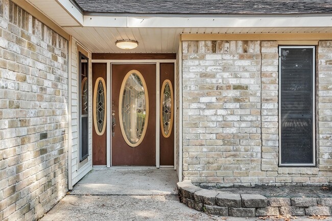 Building Photo - 23918 Spring Gum Dr