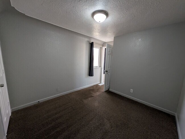 Building Photo - 1310 Moline St