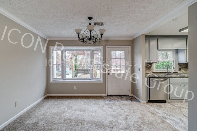 Building Photo - 53 Black Rd NE