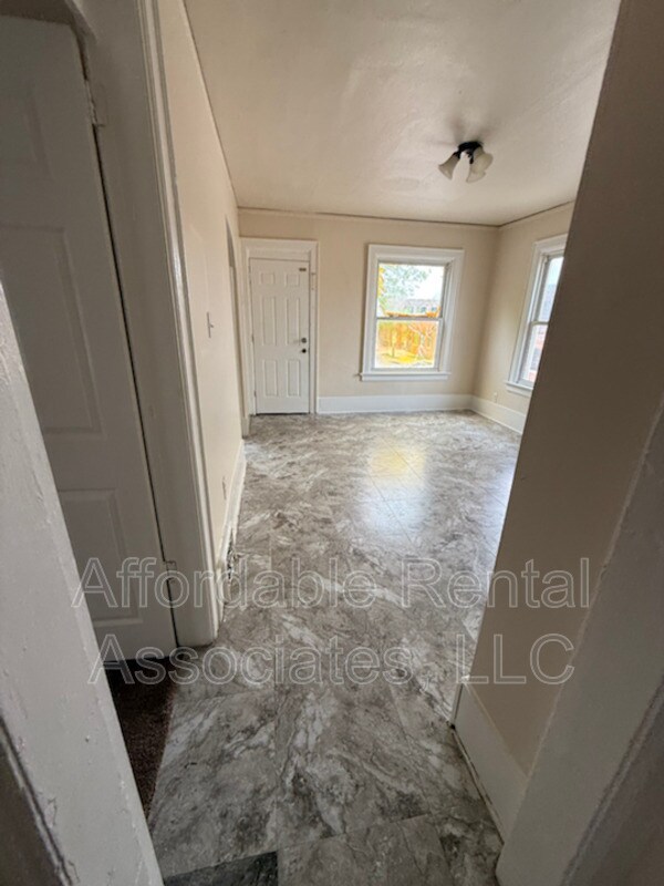Building Photo - 3529 W Pierce St