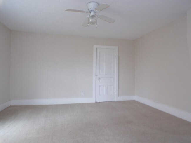 Building Photo - 13620 Tripp Rd