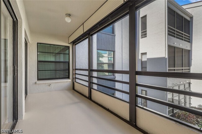 Building Photo - 3615 Boca Ciega Dr