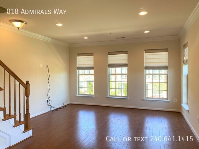 Building Photo - 818 Admirals Way