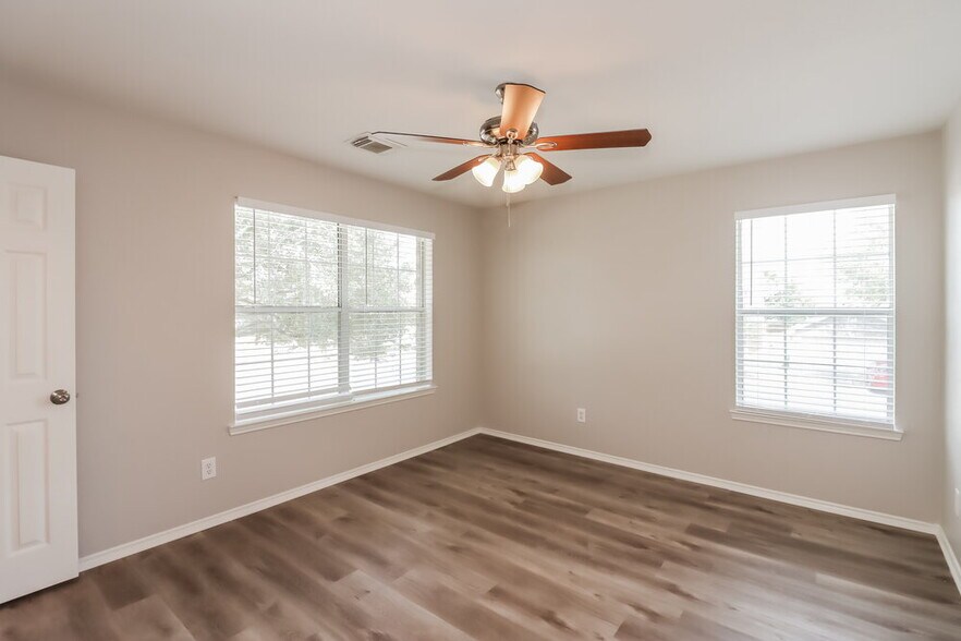 Building Photo - 21103 Bridge Springs Ln