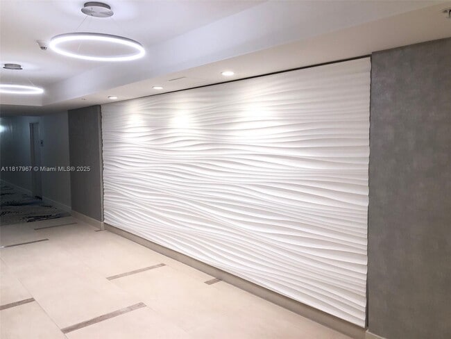 Building Photo - 3001 S Ocean Dr