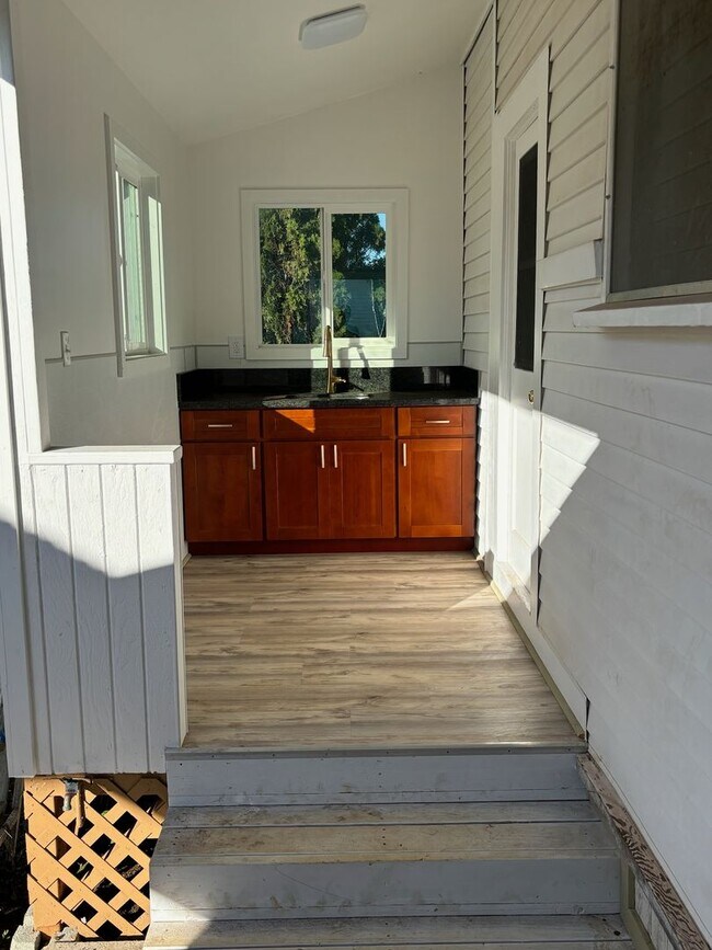 Building Photo - Gorgeous property on 1 plus acres in Kula
