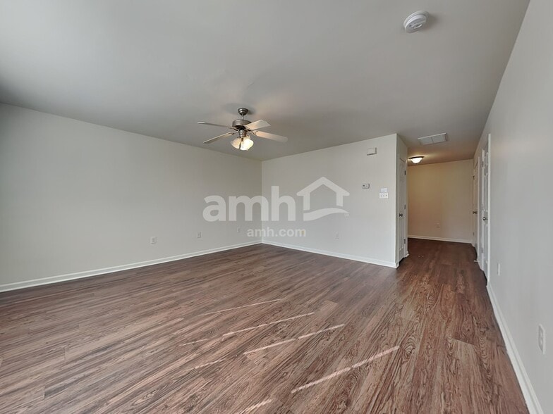 Building Photo - 67 Wolf Creek Ln