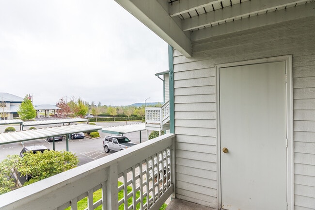 Building Photo - 485 SW Bayshore Dr