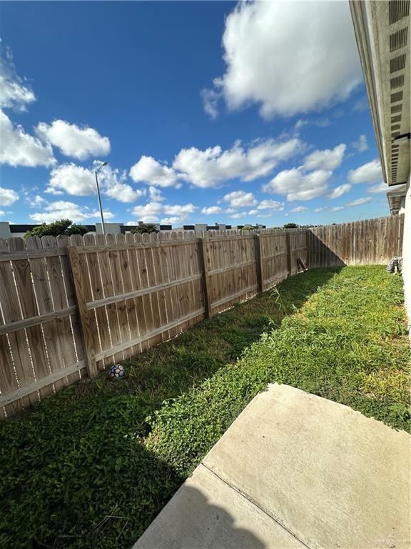 Building Photo - 10 West Dr