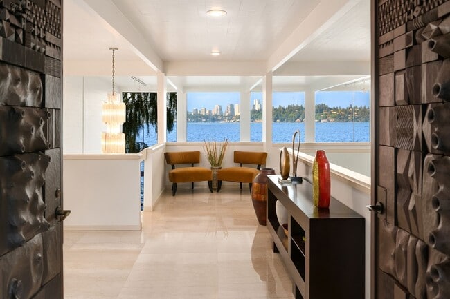 Building Photo - 3Bd/3.5Ba Mercer Island House