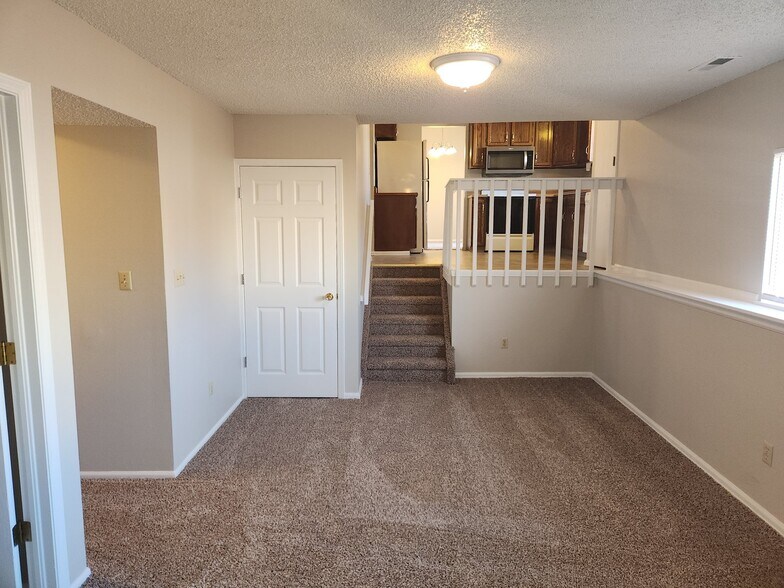 Building Photo - 6672 Fredrick Dr