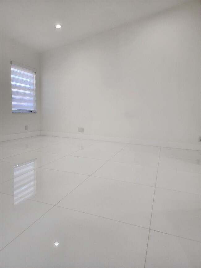 Building Photo - 9020 NW 60th St