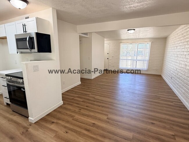 Building Photo - Three Bedroom Remodeled  Home
