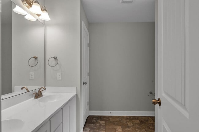 Building Photo - 202 Browns Ferry Rd