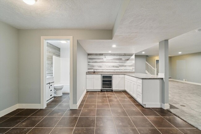 Building Photo - 5279 Thames Ct