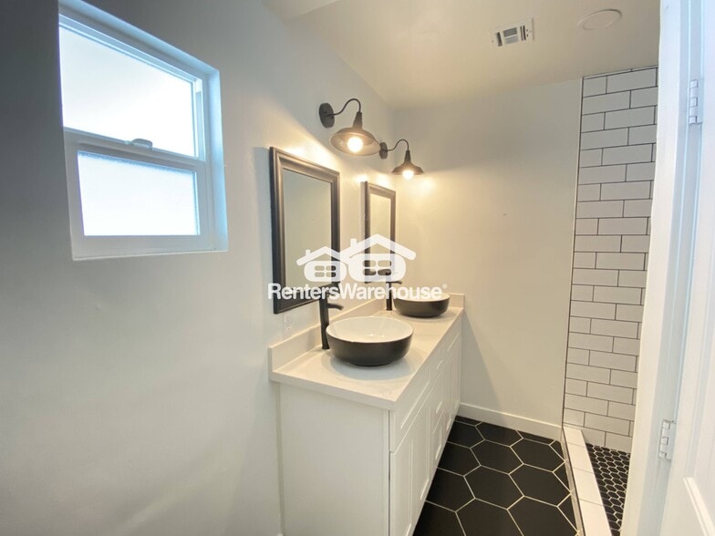 Building Photo - 3027 N 21st St