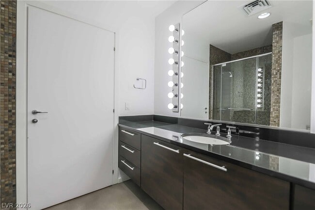 Building Photo - 900 S Las Vegas Blvd