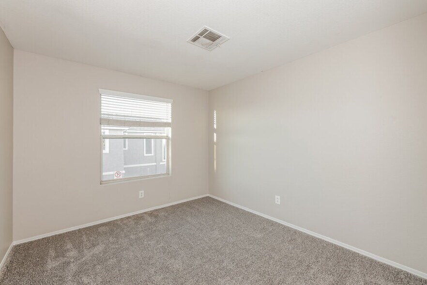 Building Photo - 11905 Fairfax Ridge St