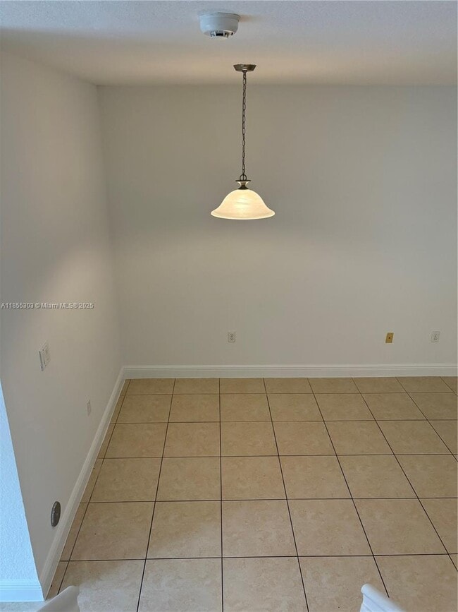 Building Photo - 6626 Hidden Cove Dr