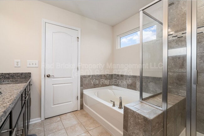 Building Photo - 532 Oak Forest Ln