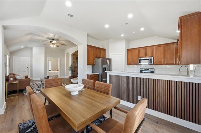 Building Photo - 3321 Versante Dr