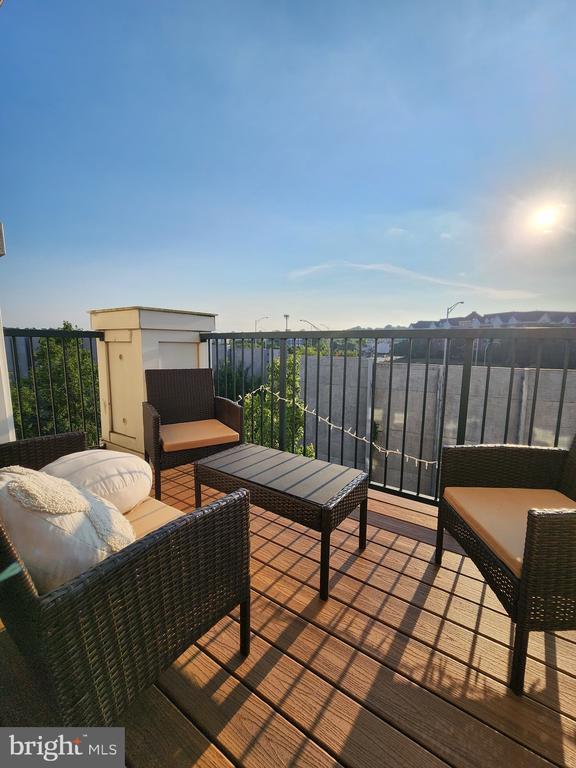 Building Photo - 2465 Army Navy Dr