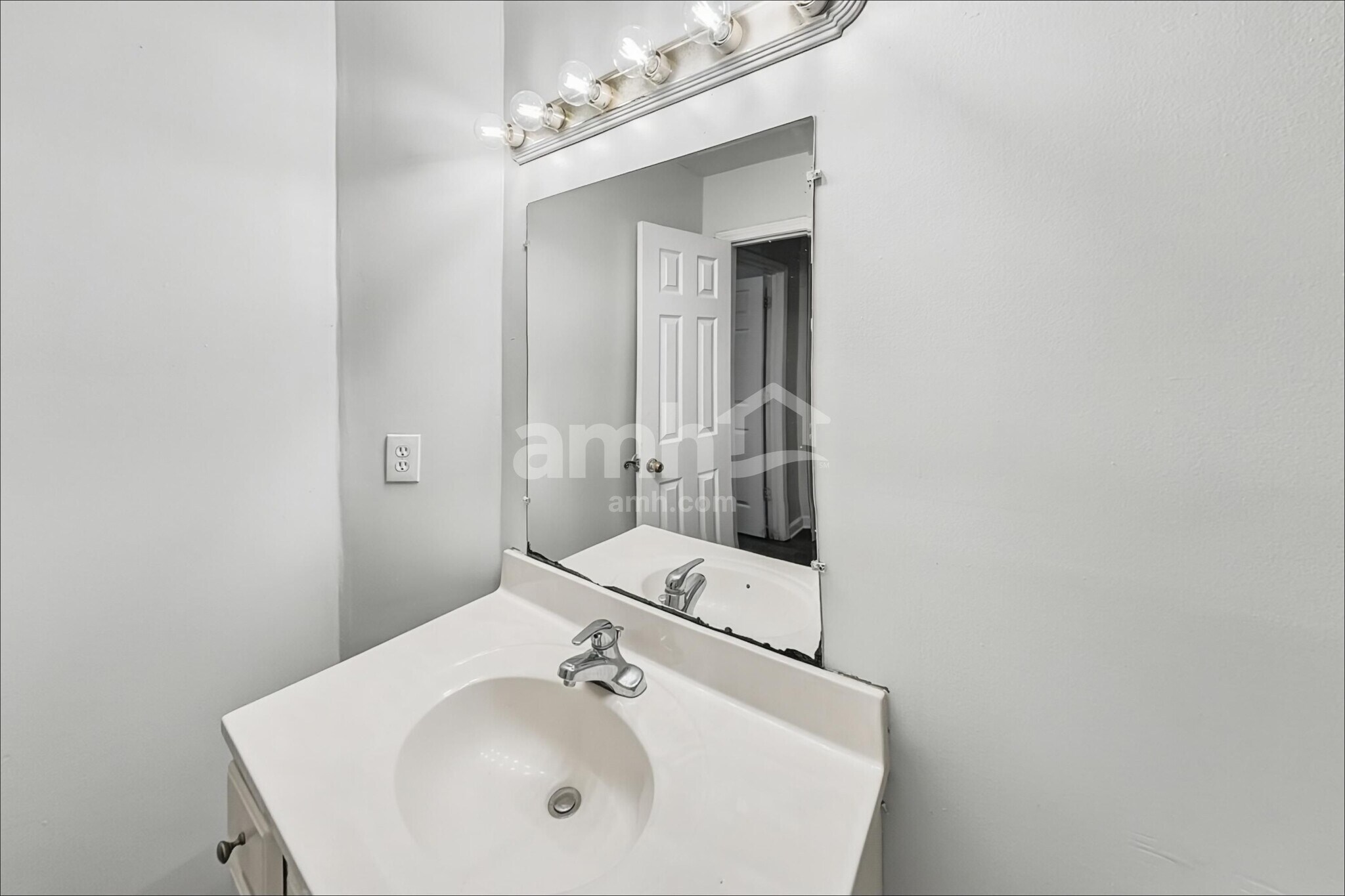 Building Photo - 4238 Zephyrhills Dr