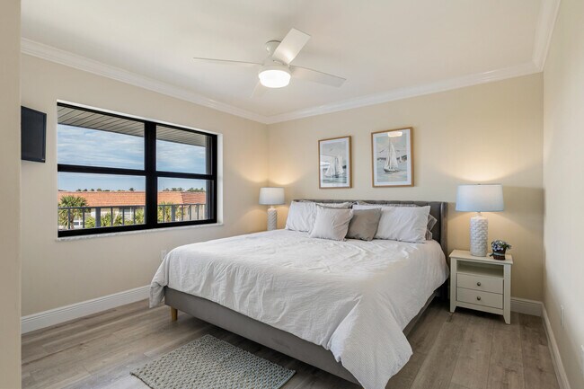 Building Photo - 5300 Jimmy Buffett Mem Hwy