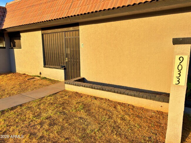 Building Photo - 9033 W Elm St