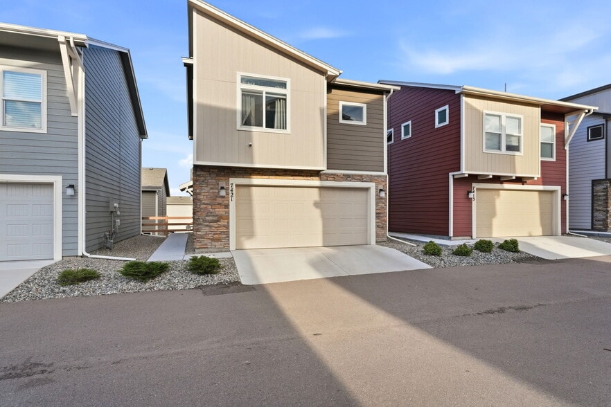 Building Photo - 7421 Marbled Wood Pt
