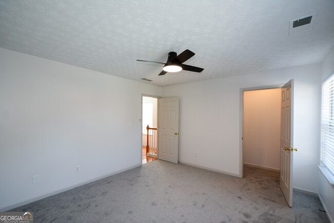 Building Photo - 5460 Hampton Ct