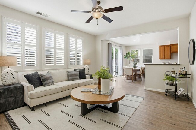 Building Photo - SPACIOUS & CLEAN 2 STORY, 4 BEDROOM, 2.5 BATH IN NATOMAS