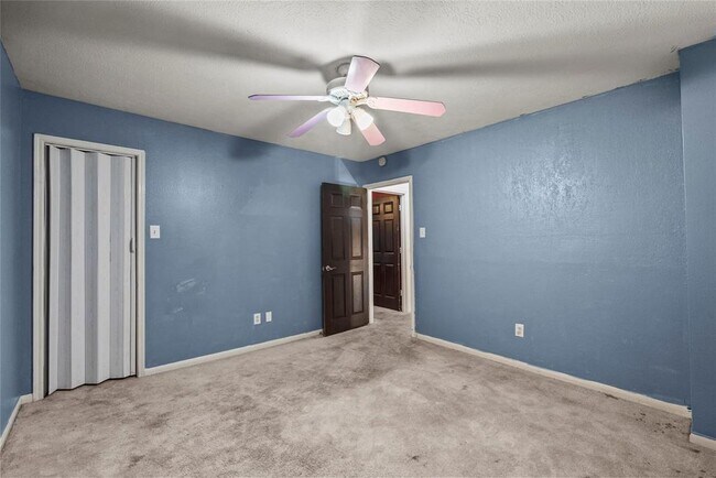 Building Photo - 3131 Bay Spring Dr