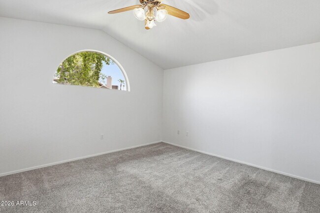 Building Photo - 457 S Meadows Dr