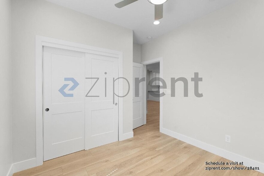 Building Photo - Unit