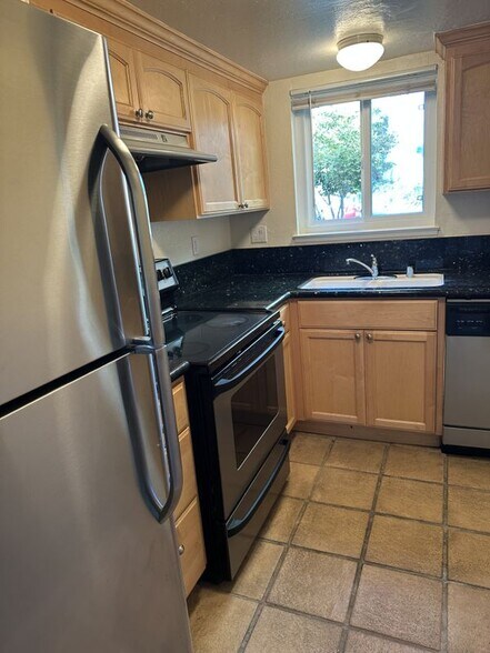 Building Photo - 101 Redding Rd