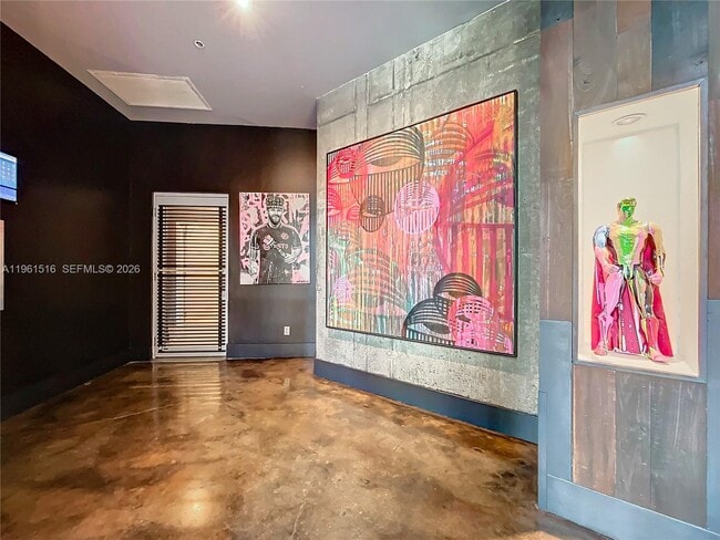 Building Photo - 690 SW 1st Ct