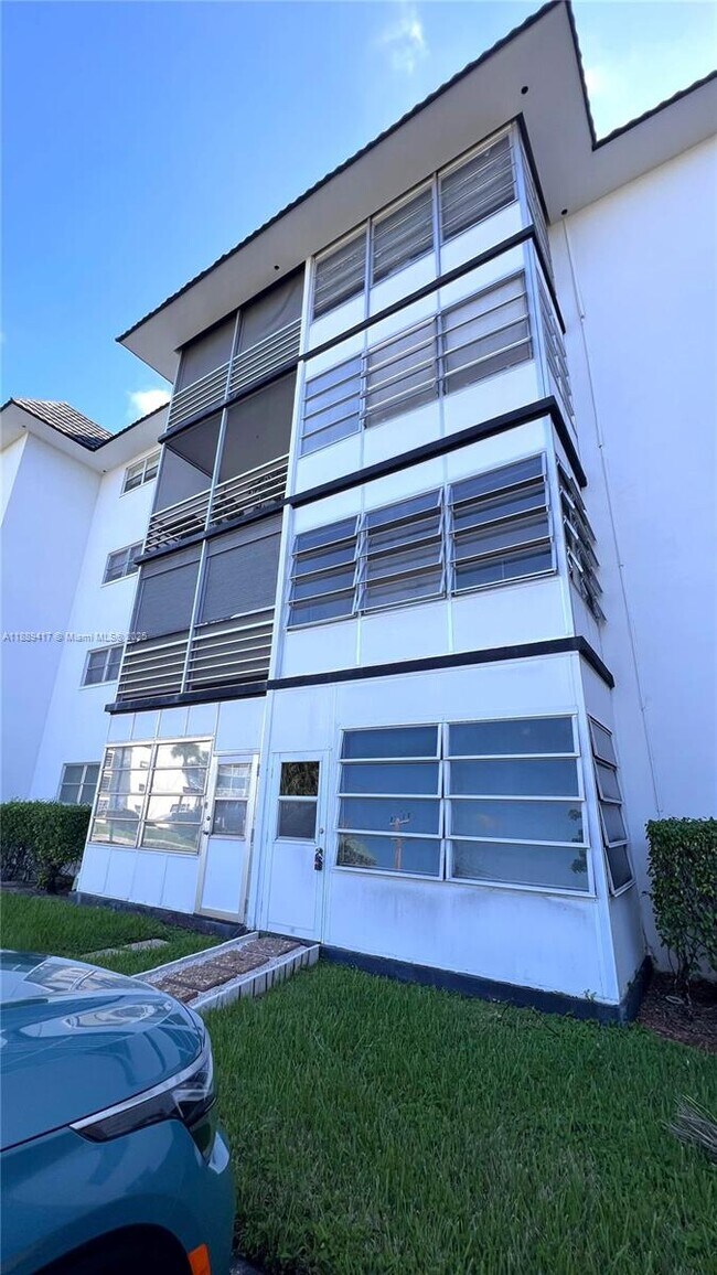 Building Photo - 4740 NW 21st St