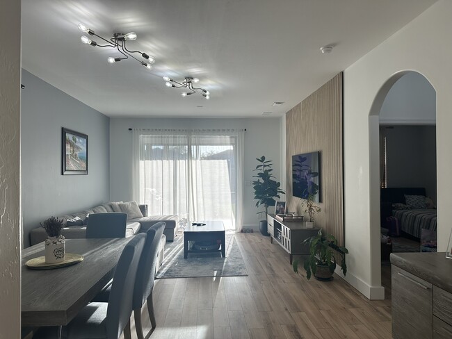 Building Photo - 14921 Summit Pl Cir