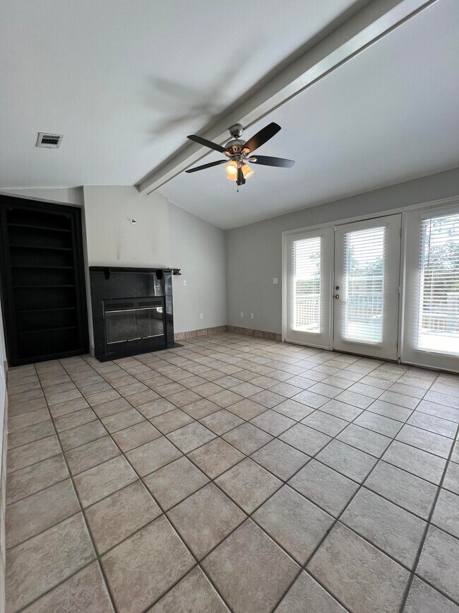 Building Photo - 176 Villacrest Dr