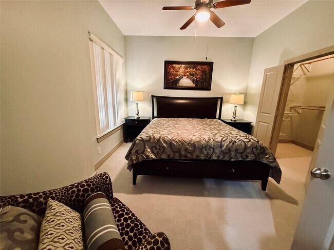 Building Photo - 1901 Post Oak Blvd