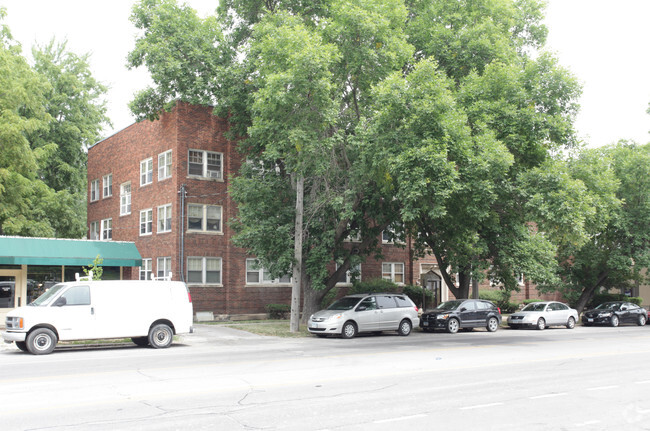 Primary Photo - Ingersoll Park Studio Apartments 3607