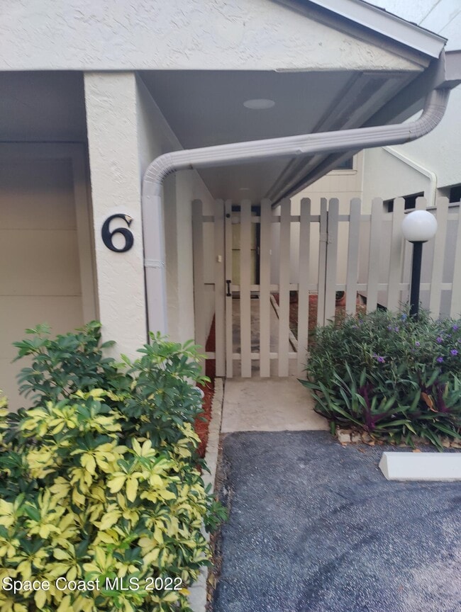 Building Photo - 100 Coral Way E