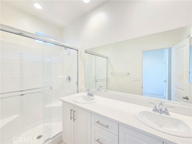 Building Photo - 2420 E Lincoln Ave