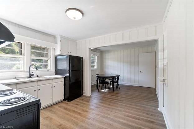 Building Photo - 9 Hawthorne Ln